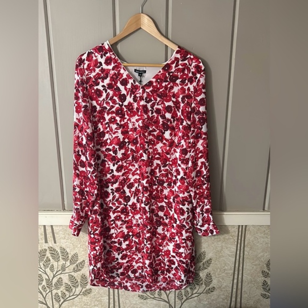 NWT WHO WHAT WEAR M floral long sleeve swing dress with back neck tie